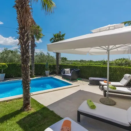 Palma With Pool And Garden Villa *