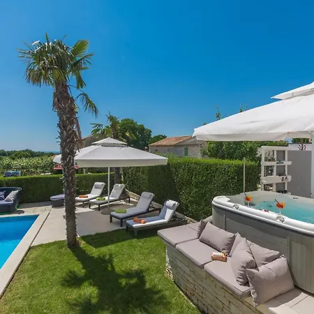 Palma With Pool And Garden * Selina